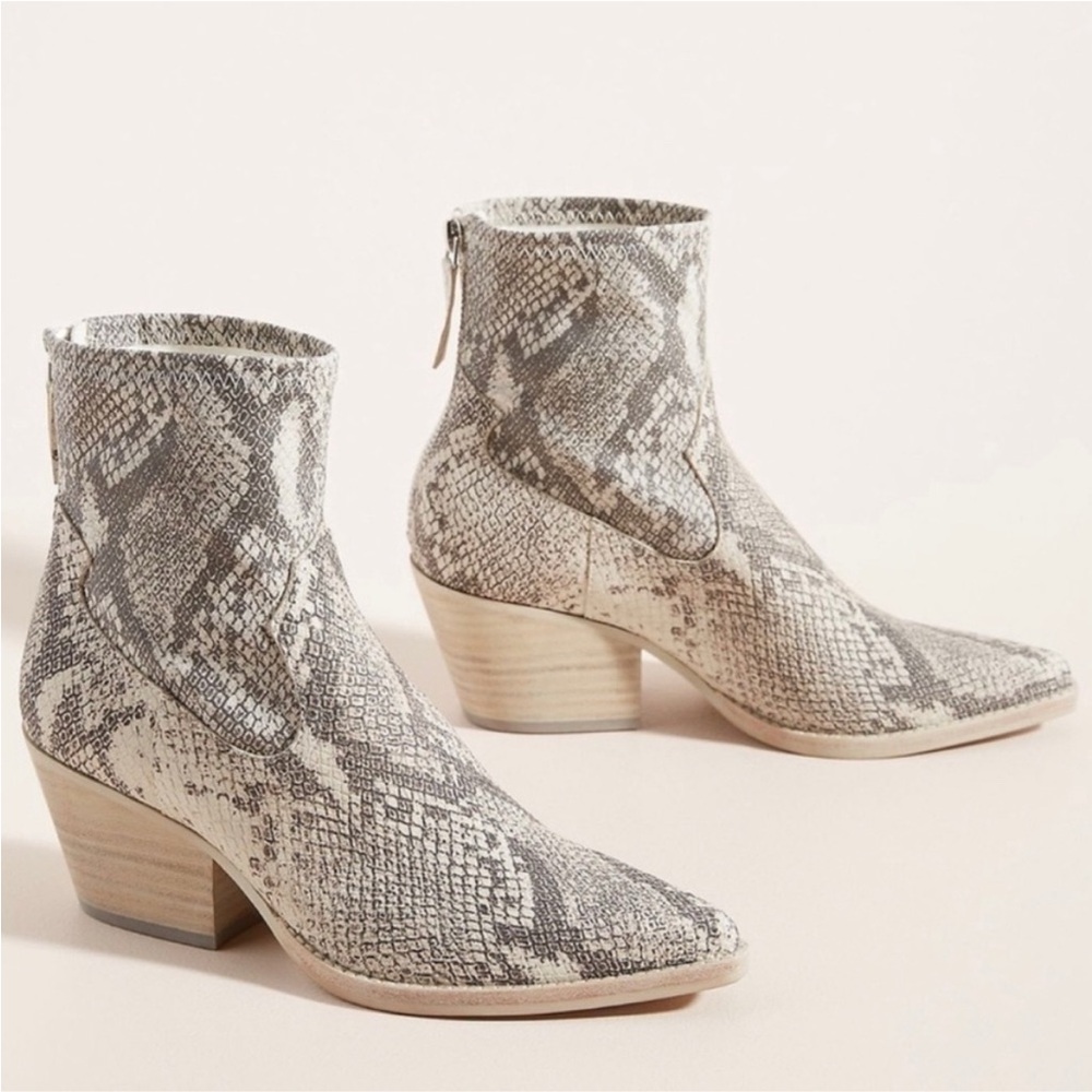 Dolce Vita‎ Women’s Shanta Western Cream Tan Snakeskin Shabby Chic Ankle Bootie